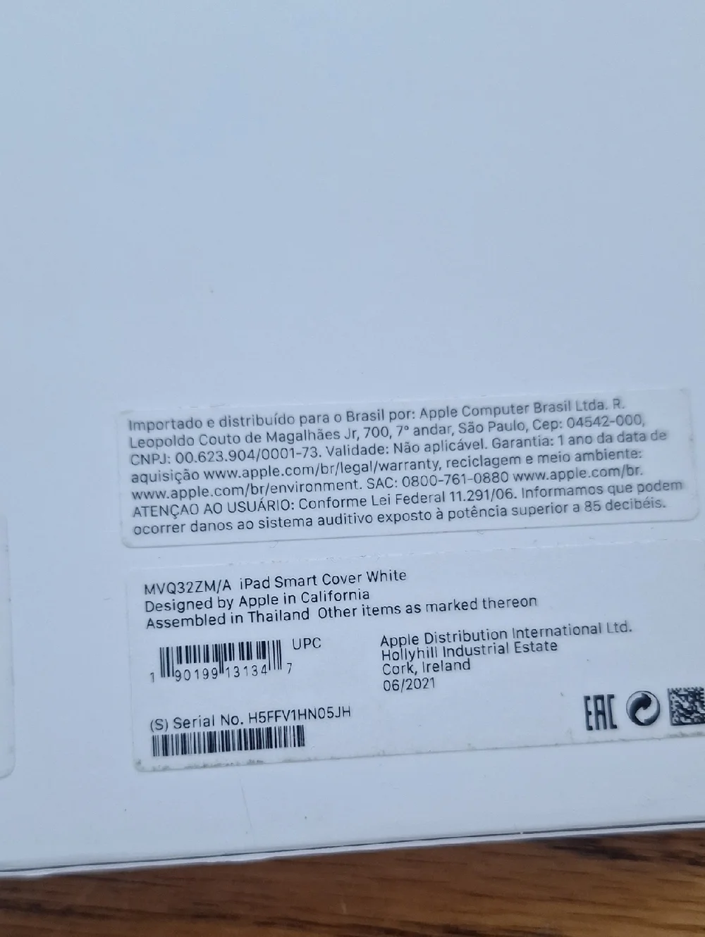 NEW Apple iPad Smart Cover - White